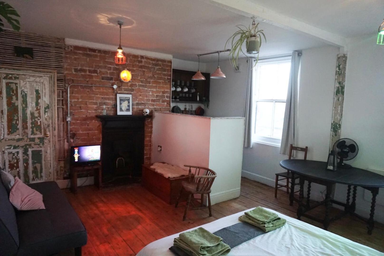 New! Castle View Studio Apartment Scarborough Bagian luar foto